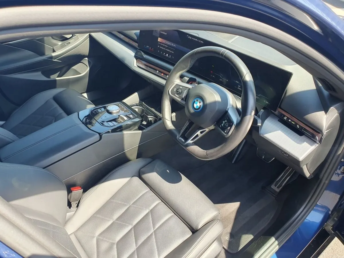 BMW i5 eDrive40 M Sport Saloon - Image 6