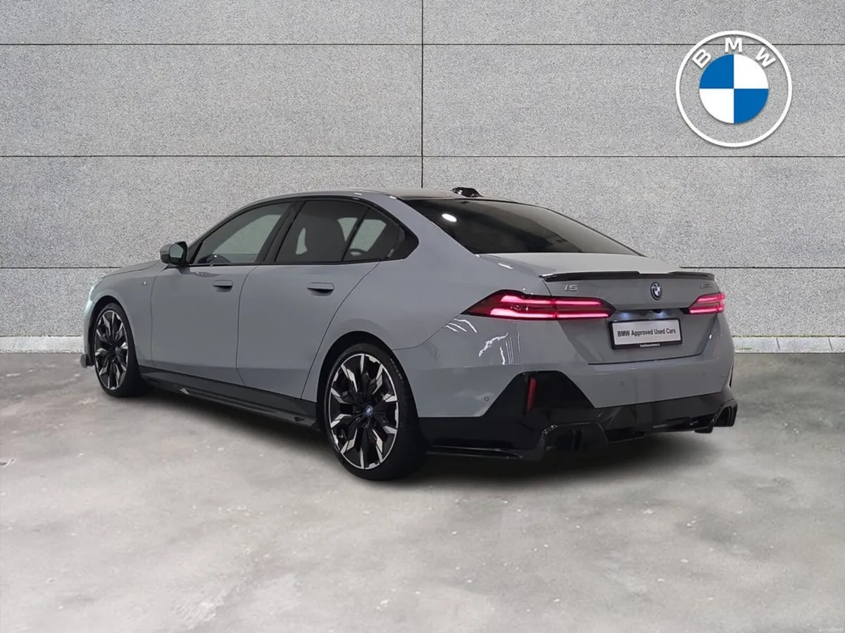 BMW i5 eDrive40 M Sport Pro Saloon - Image 2