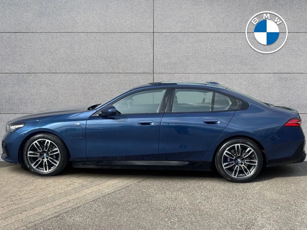 BMW 5-Series 530e M Sport Saloon - Image 3
