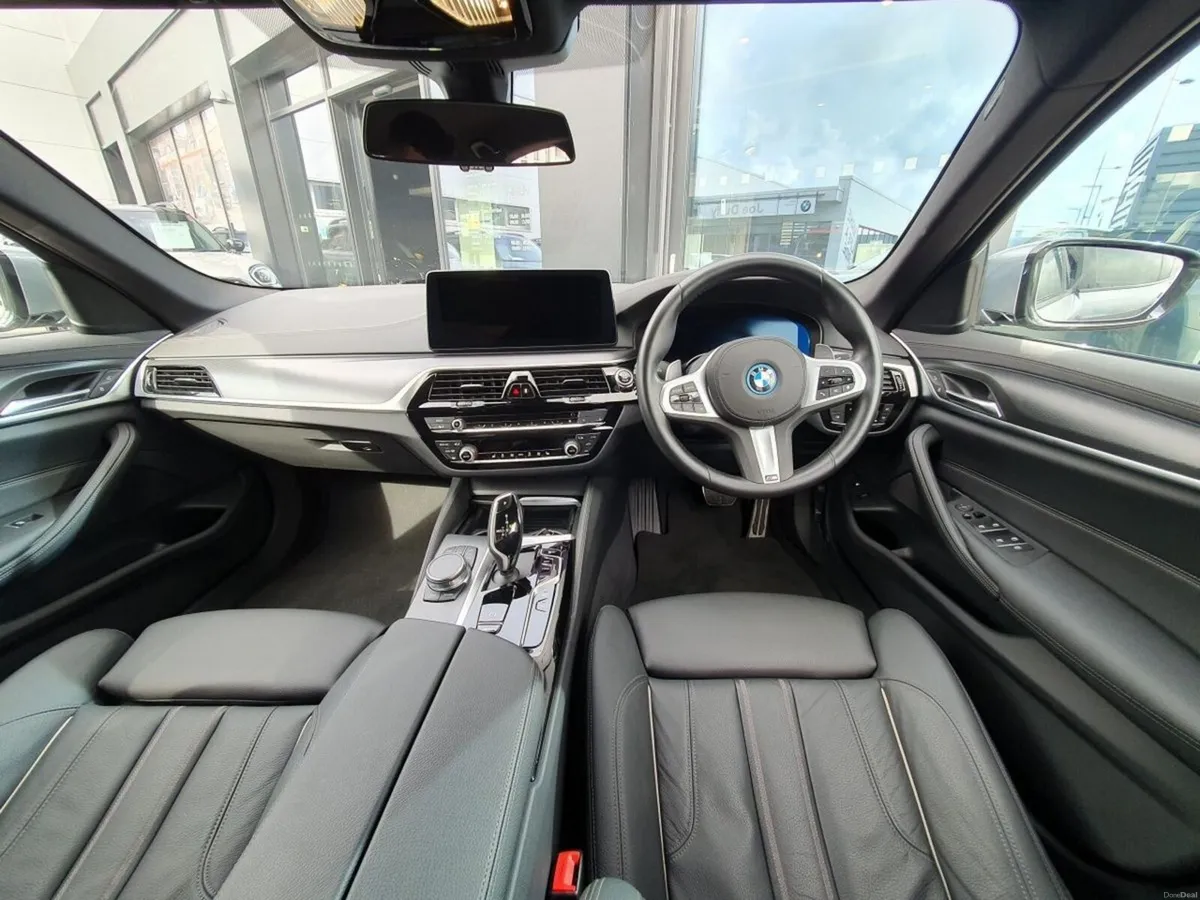 BMW 5-Series 530e M Sport Saloon - Image 4