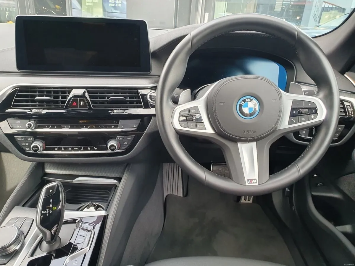 BMW 5-Series 530e M Sport Saloon - Image 5