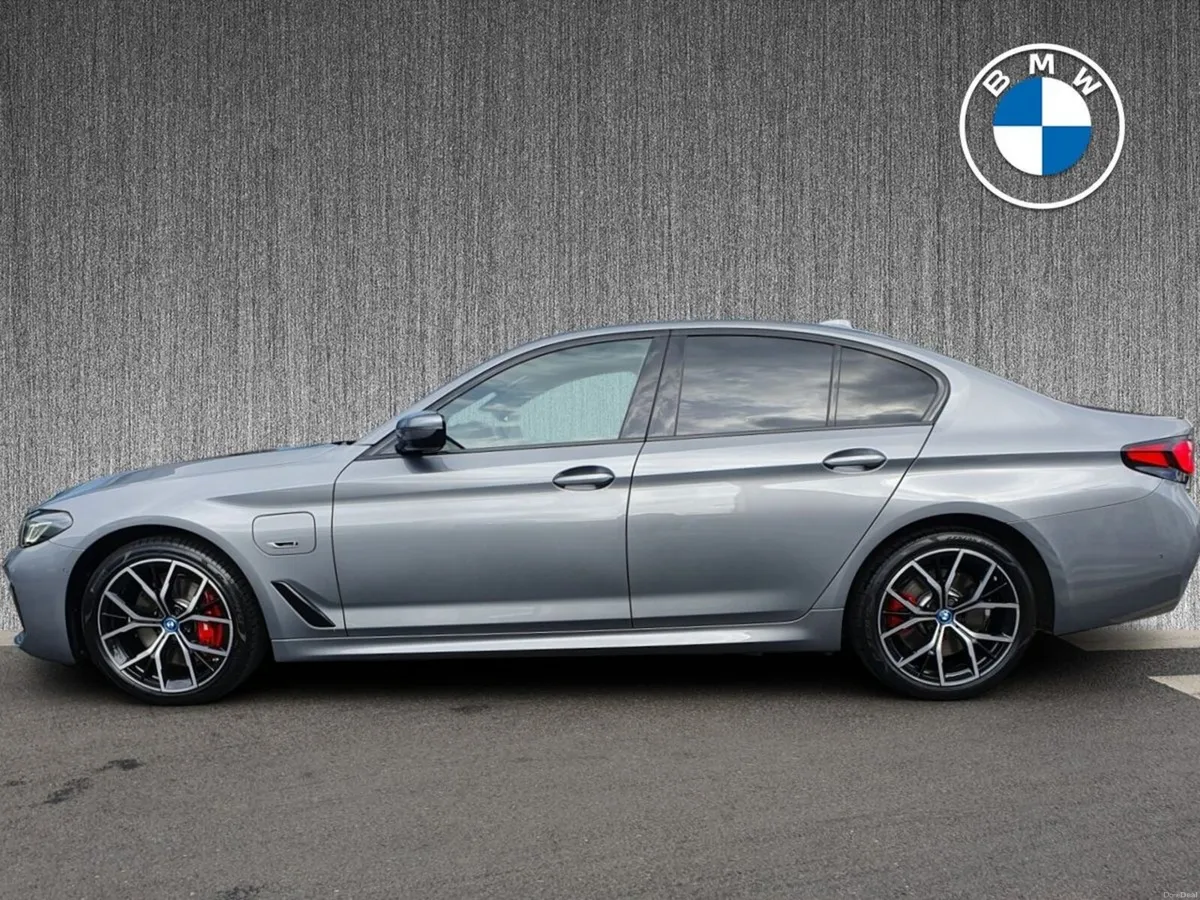 BMW 5-Series 530e M Sport Saloon - Image 3