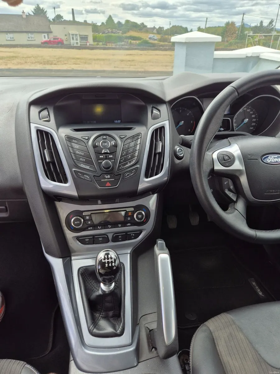 Ford Focus 2011 - Image 3