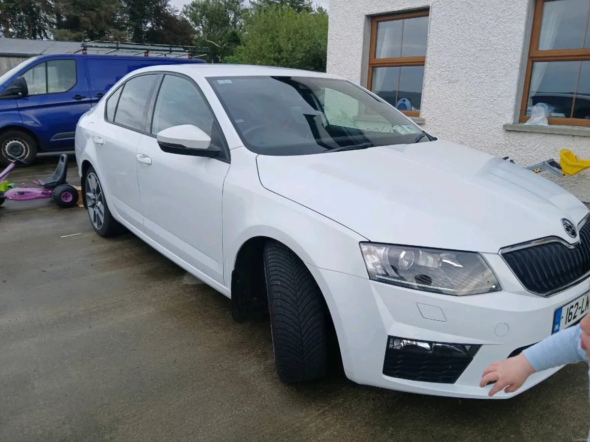 Skoda VRS full service history 1 lady owner - Image 3