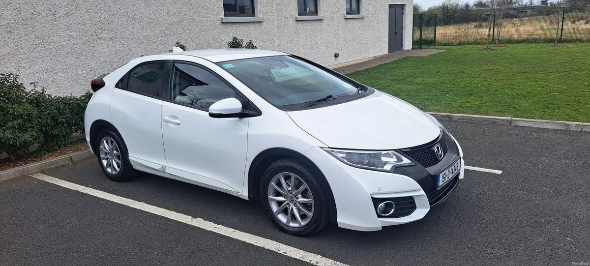 Honda Civic 2015 - Image 1
