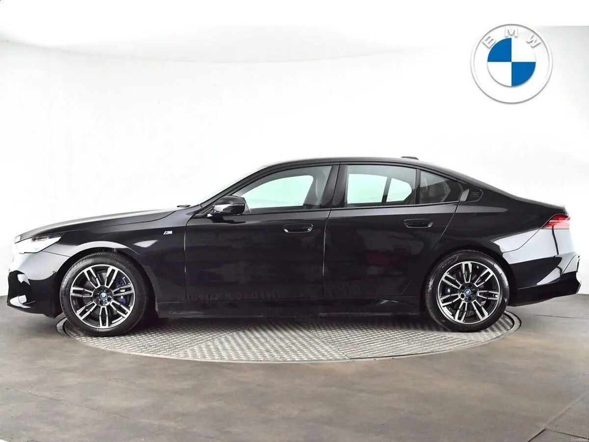 BMW i5 eDrive40 M Sport Saloon - Image 3