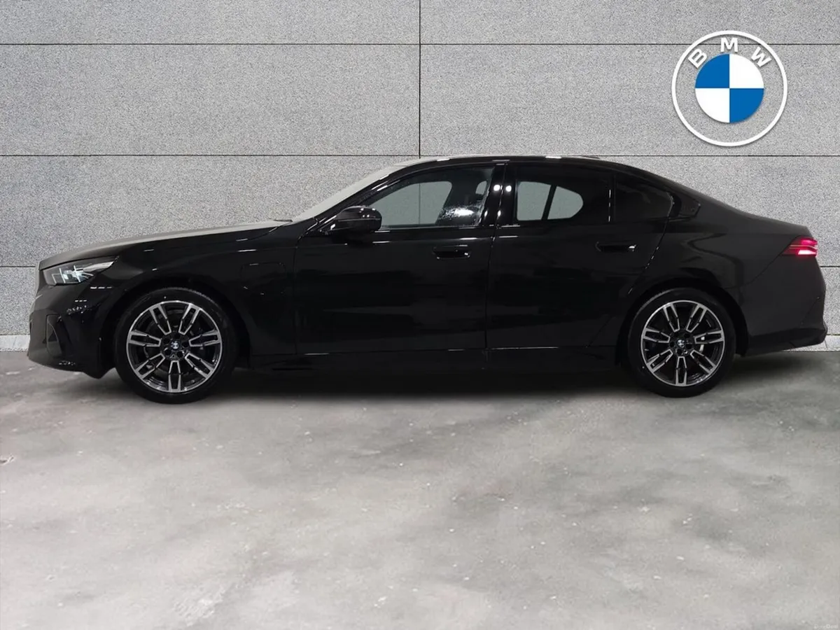 BMW 5-Series 530e M Sport Saloon - Image 3