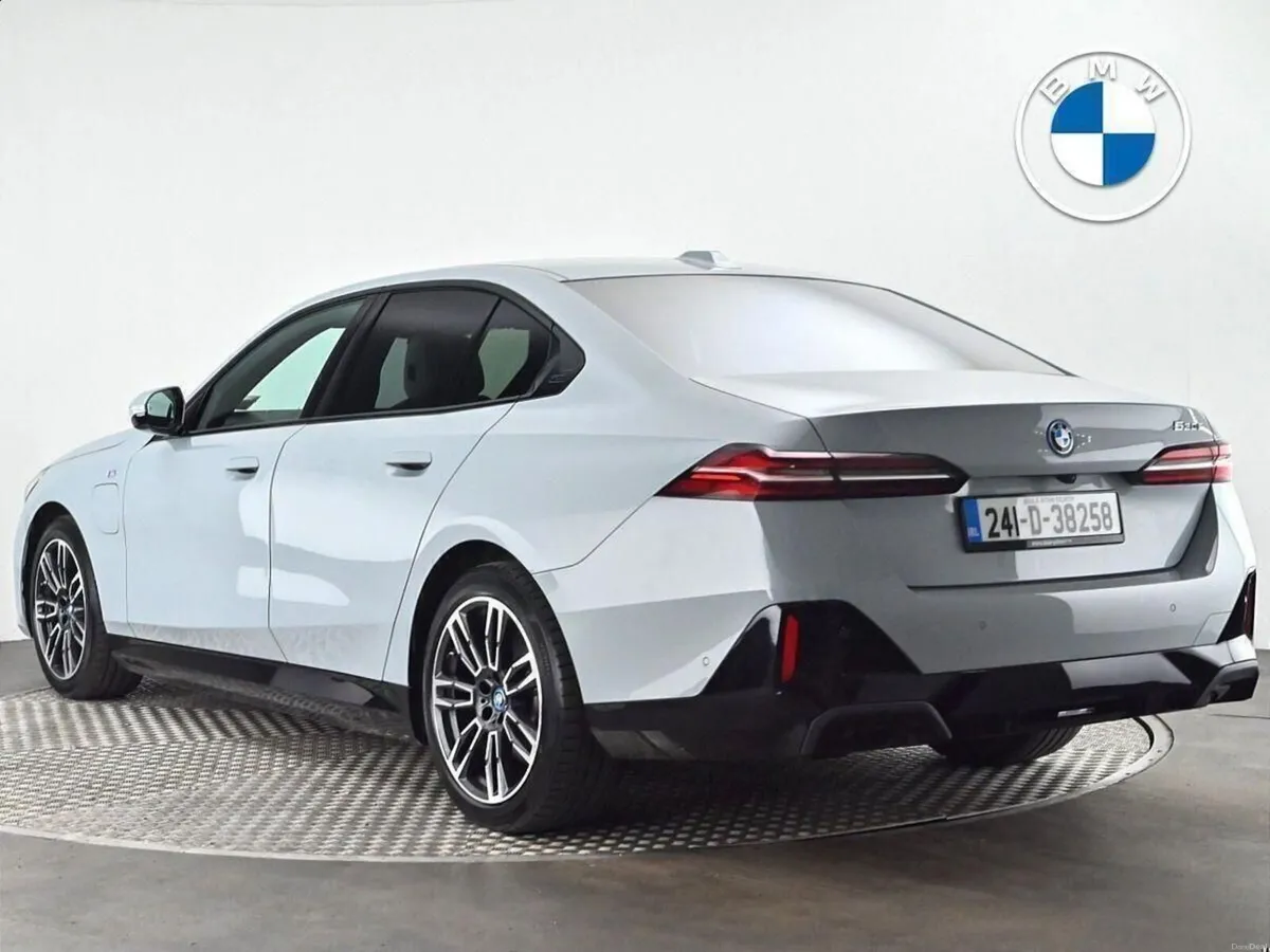 BMW 5-Series 530e M Sport Saloon - Image 2