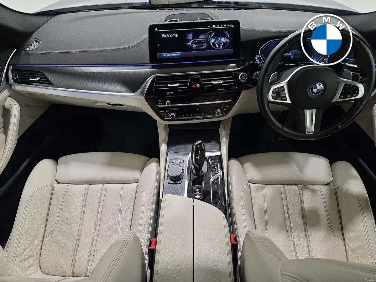 BMW 5-Series 530e M Sport Saloon - Image 4
