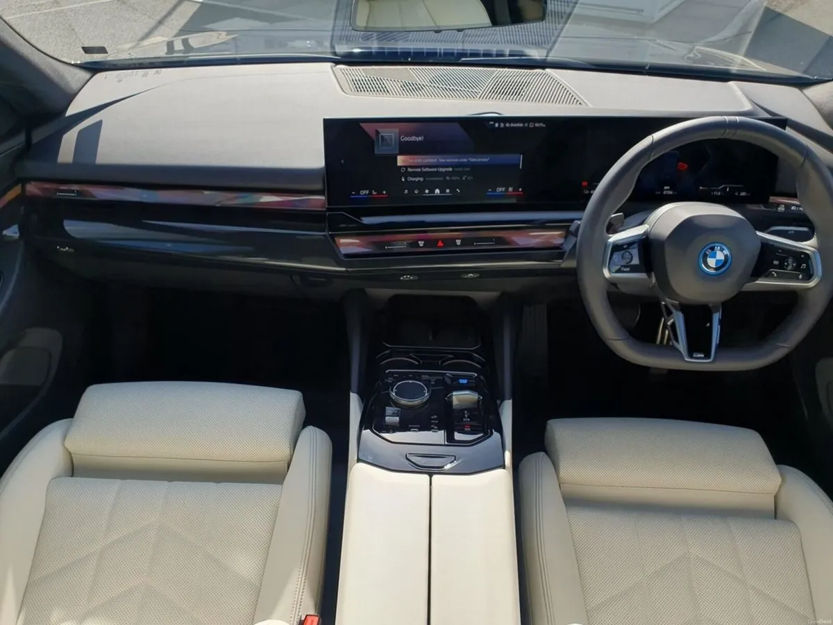 BMW i5 eDrive40 M Sport Saloon - Image 4