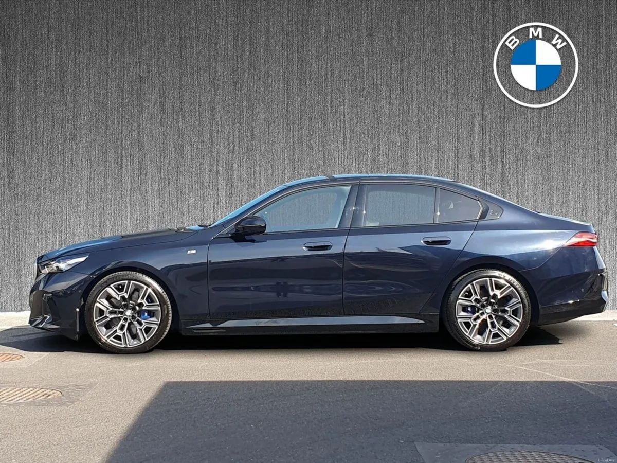 BMW i5 eDrive40 M Sport Saloon - Image 3