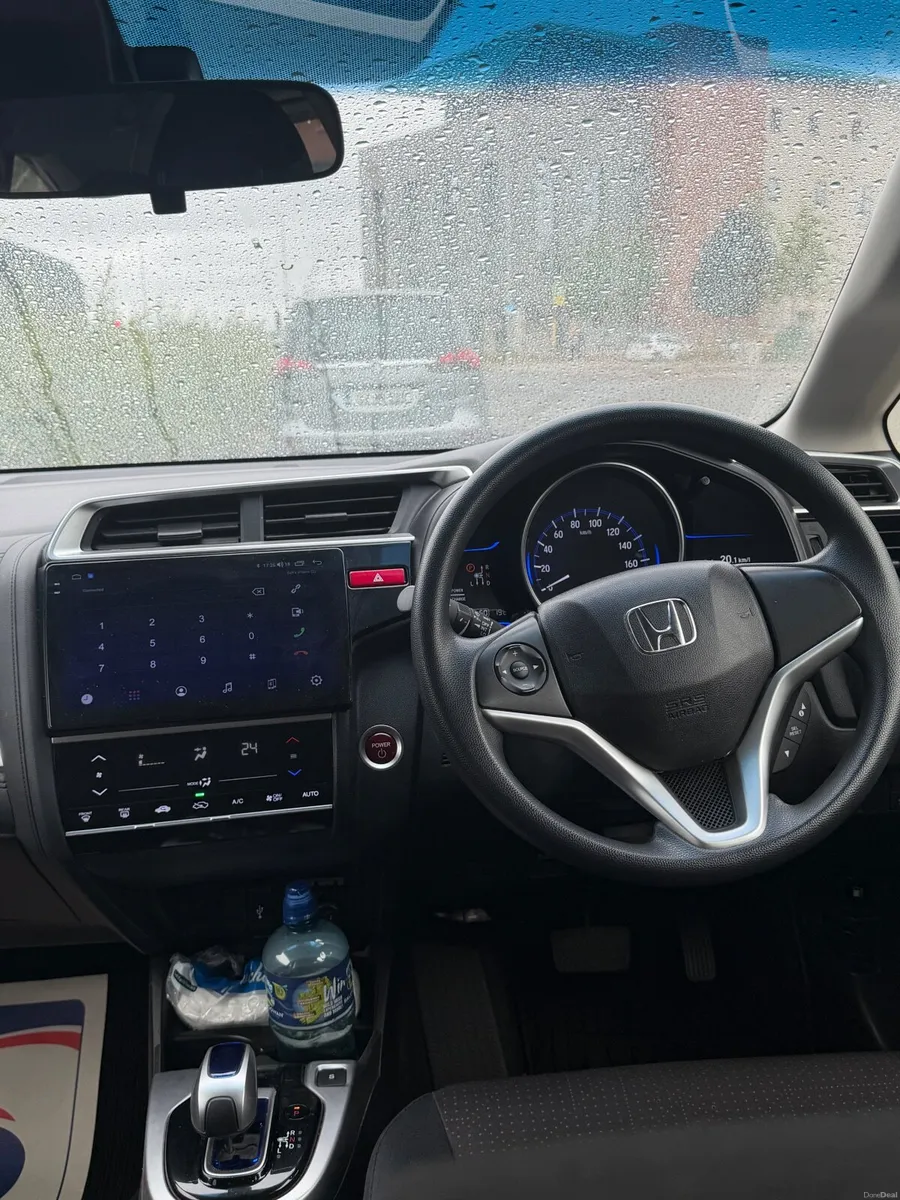 Honda Fit 2014 - Image 2