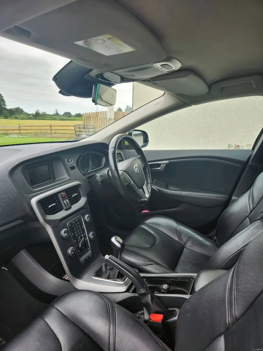 Volvo V40, Very Low Mileage - Image 5