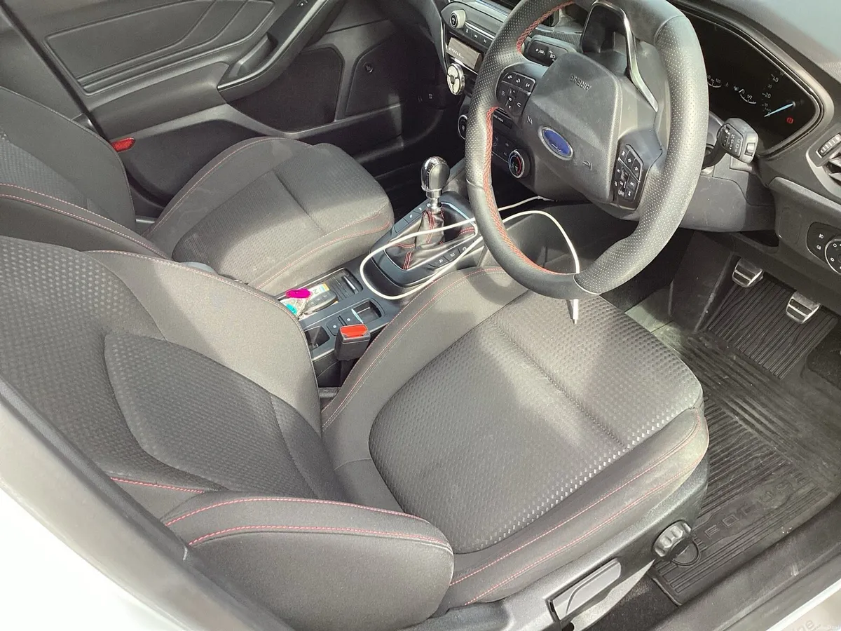 FORD FOCUS - Image 5