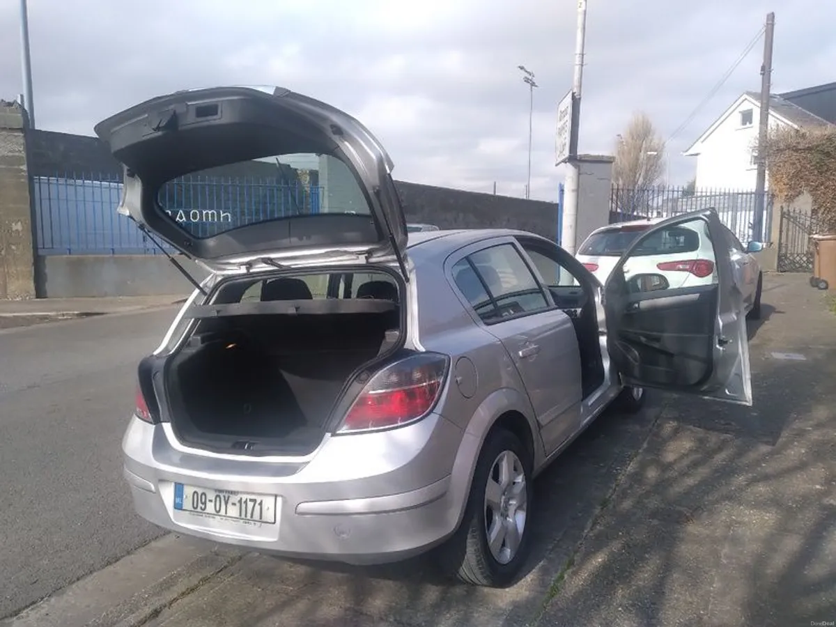 2009 Opel Astra - nearest offer applies - Image 2