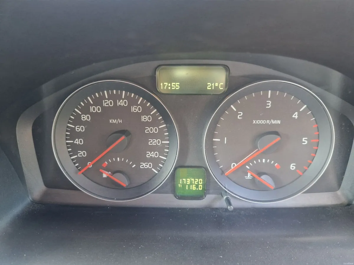 Volvo S40 2012 - Image 2