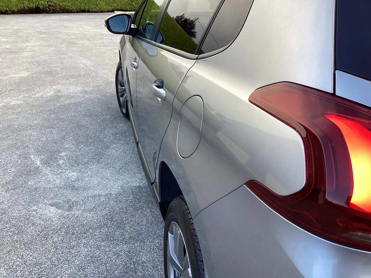 Peugeot 2008 - Image 5