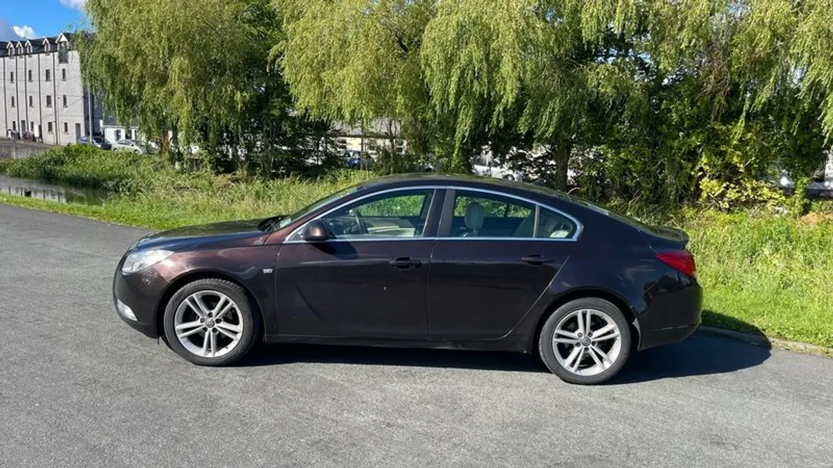 Fresh NCT - 2012 Opel Insignia - Image 2