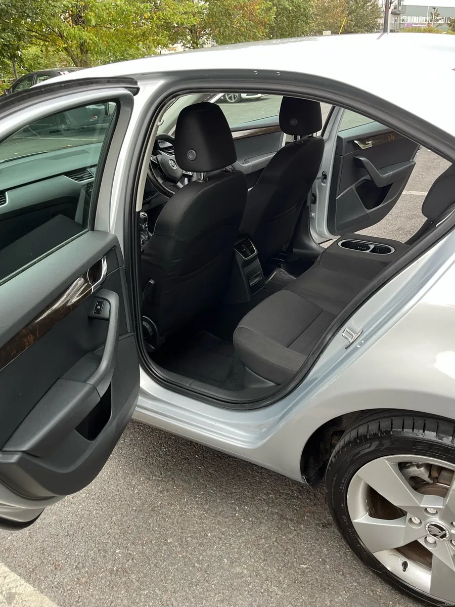 Car - Image 5