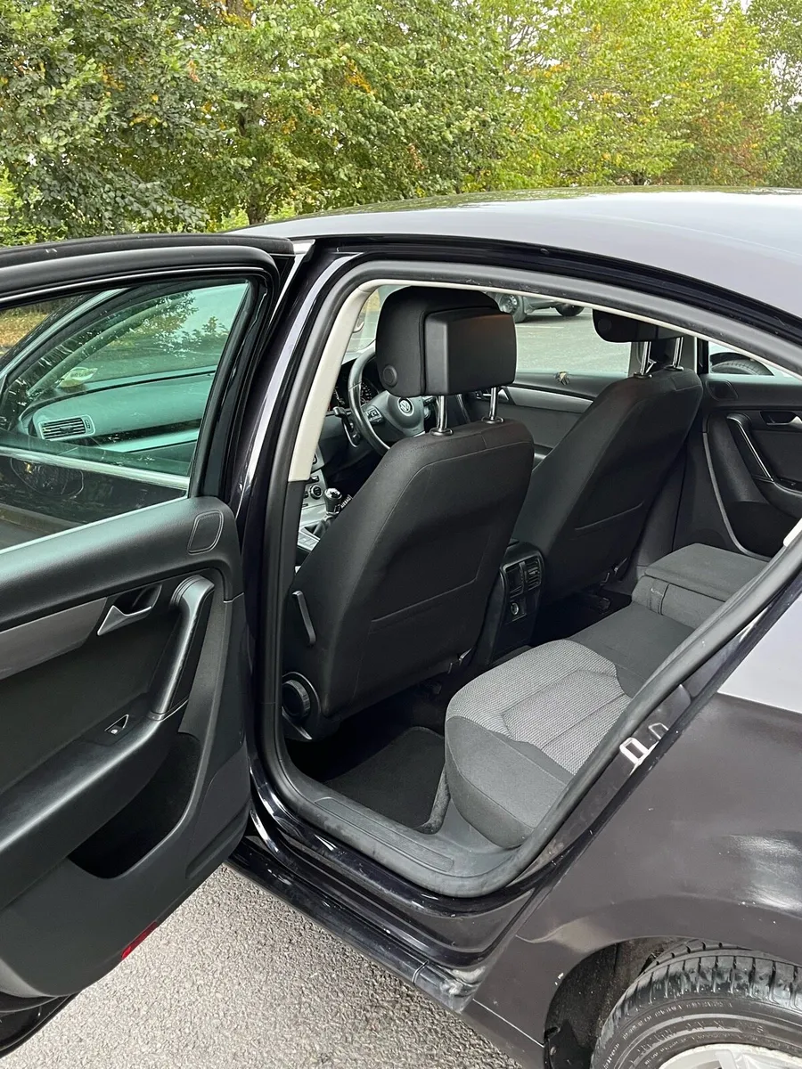 Car - Image 5