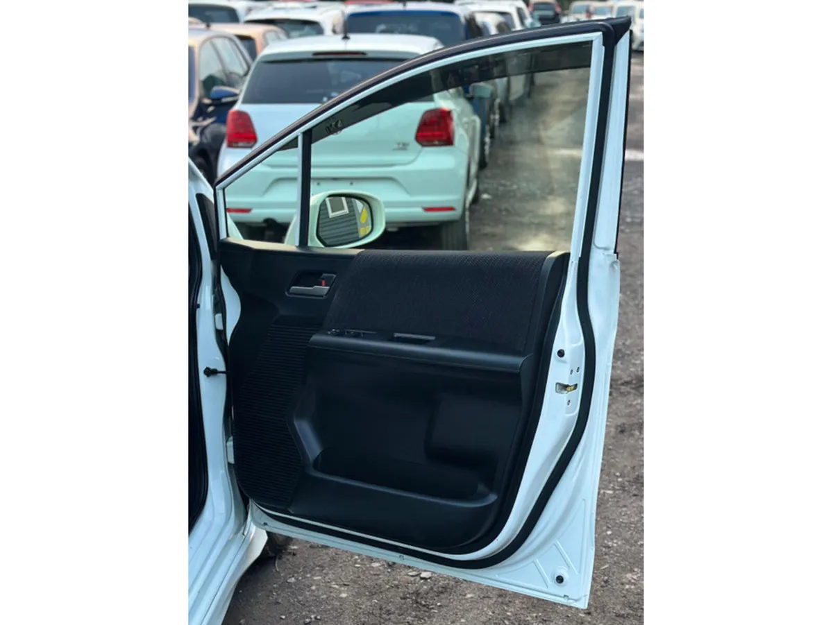 Honda Freed 1.5 Petrol Hybrid 6 Seats - 6 Months R - Image 5