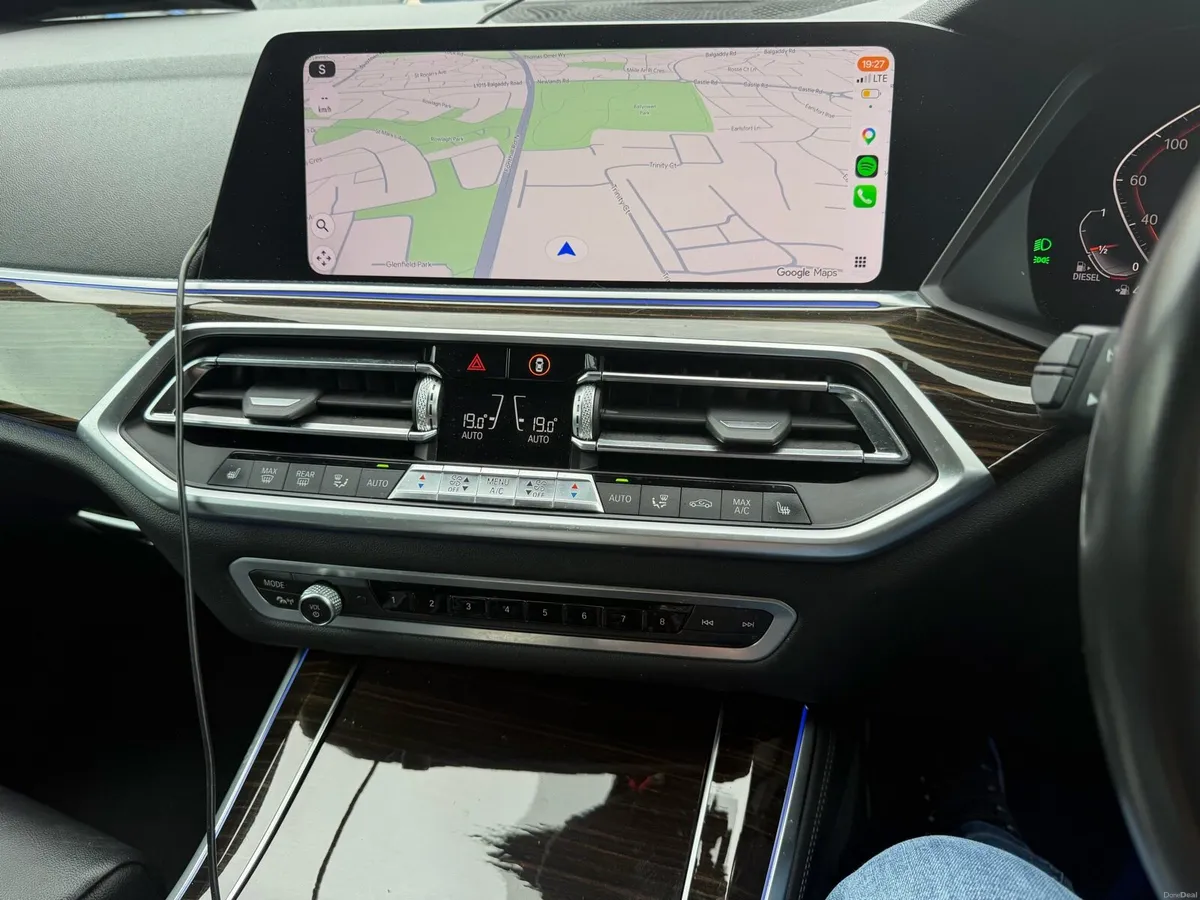 car - Image 3