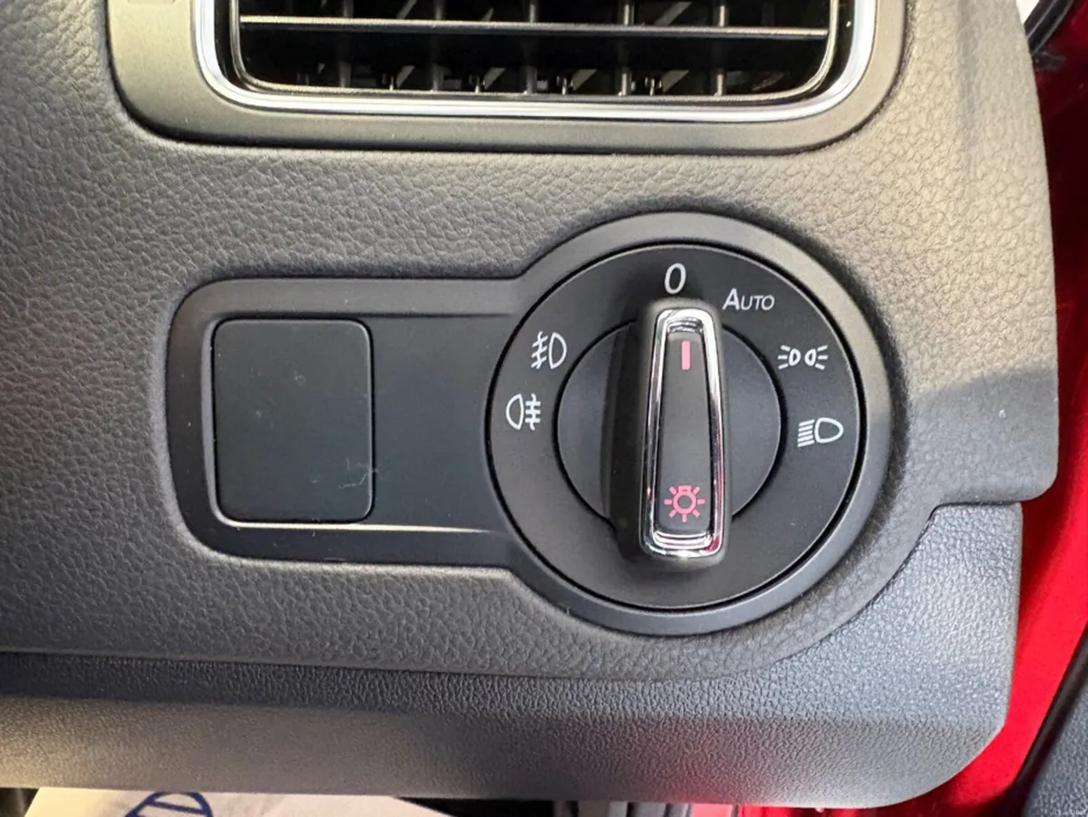 Volkswagen Polo Auto - Low KMs - Excellent Conditi - Image 6