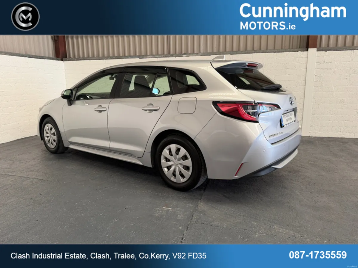 Toyota Corolla Corolla Touring Hybrid G-X Automati - Image 6