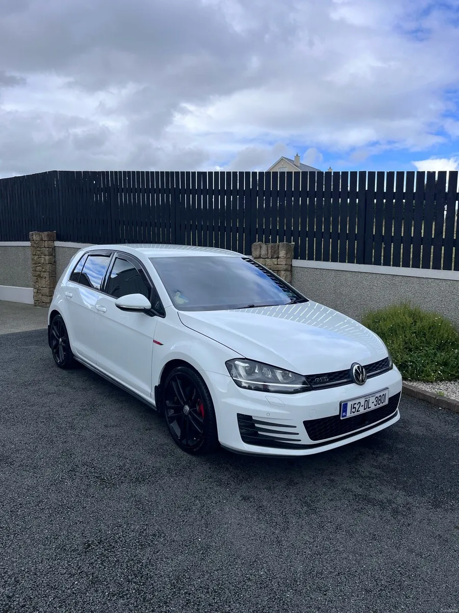 2015 Volkswagen Golf GTD - Image 1