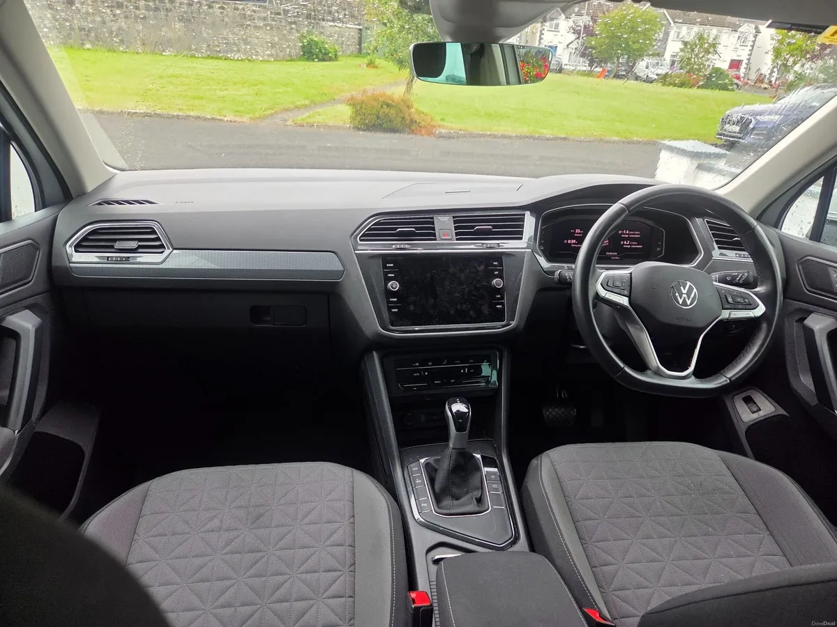 Volkswagen Tiguan 2022 - Image 6
