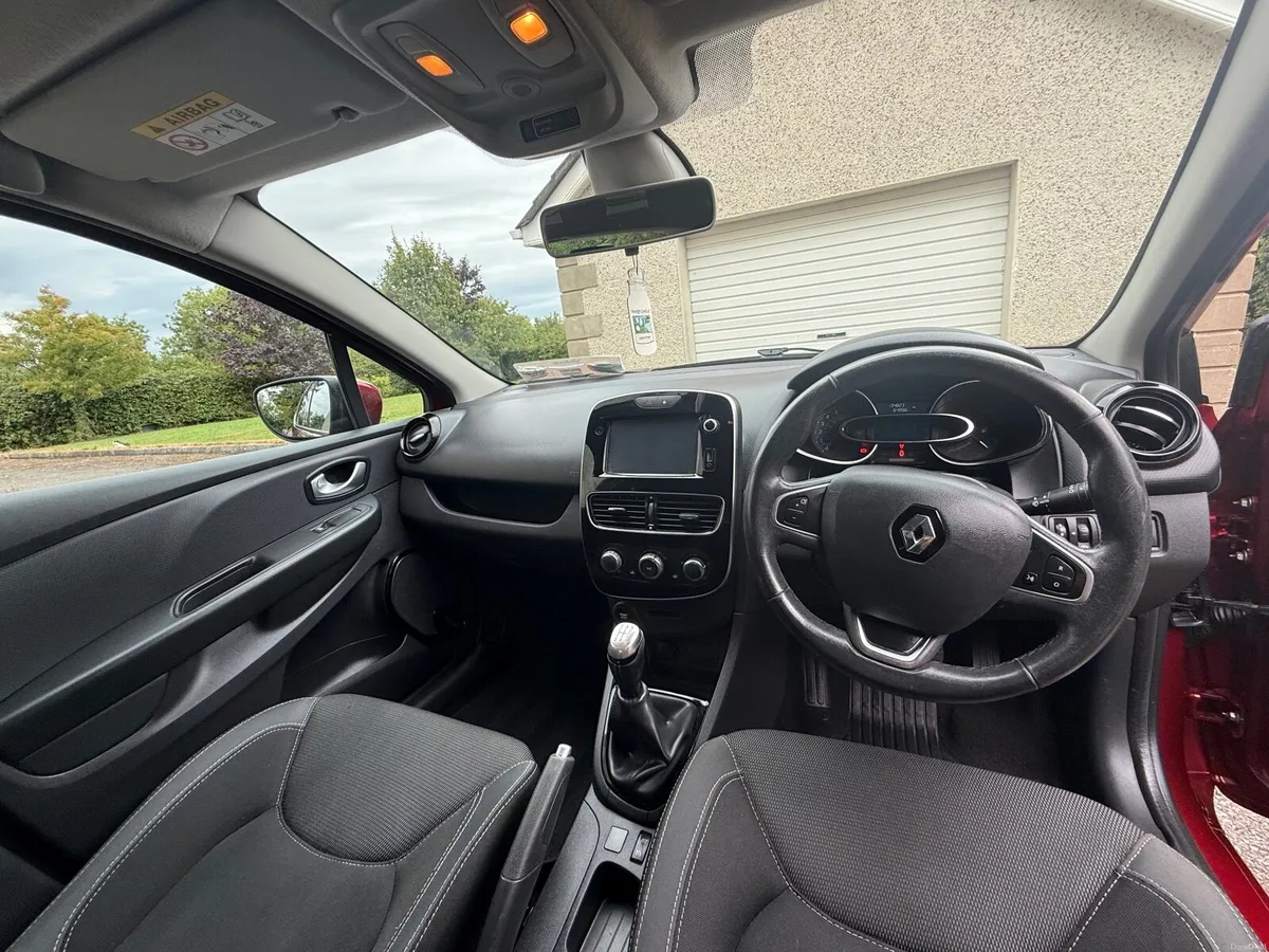 Renault Clio 2017 - Image 6