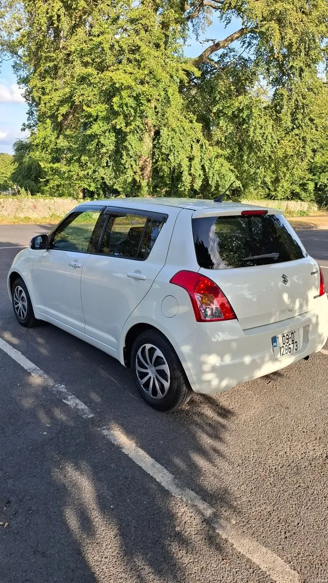 High-Spec Suzuki Swift Automatic - Image 3