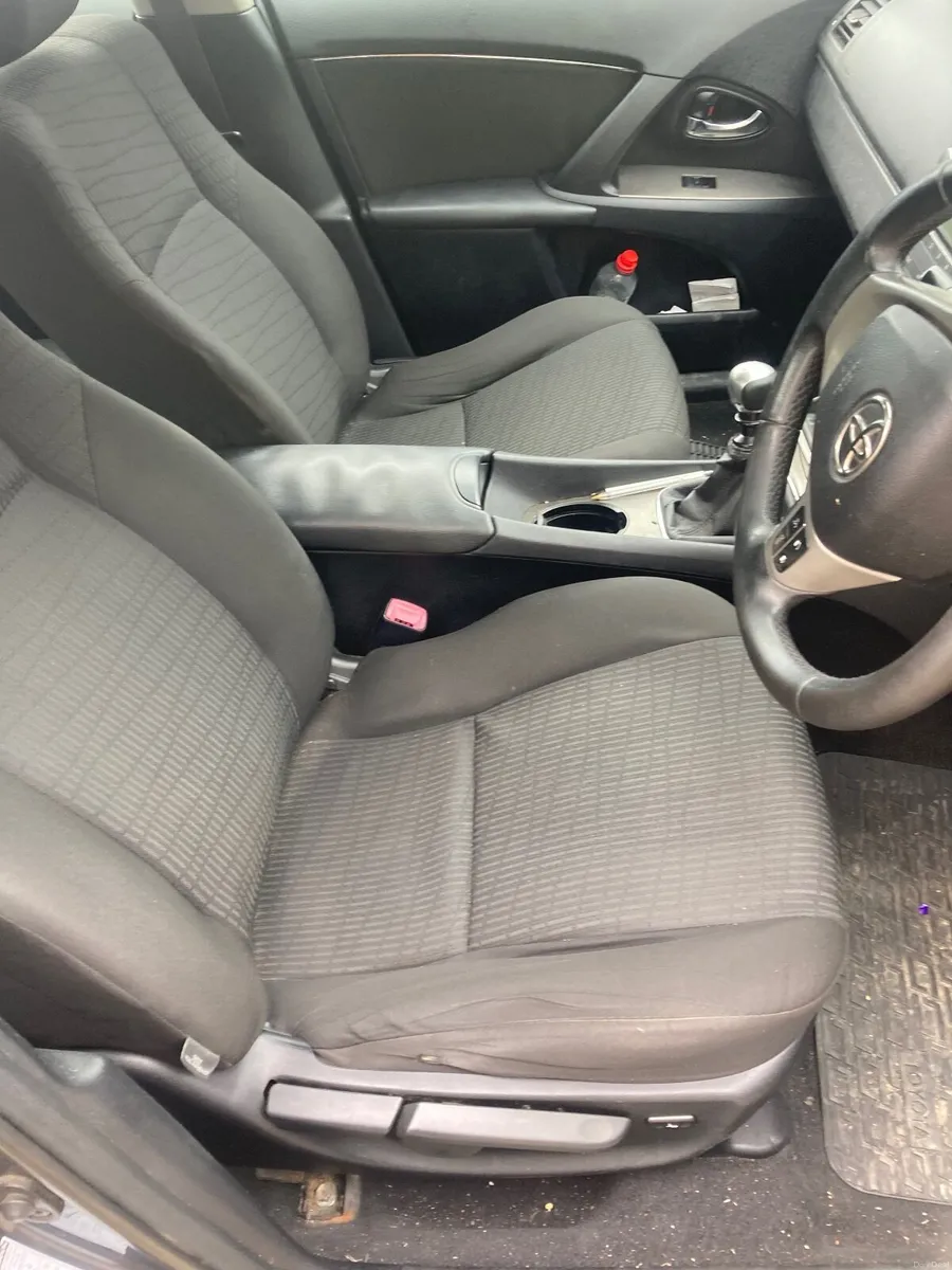 Toyota Avensis 2010 - Image 3