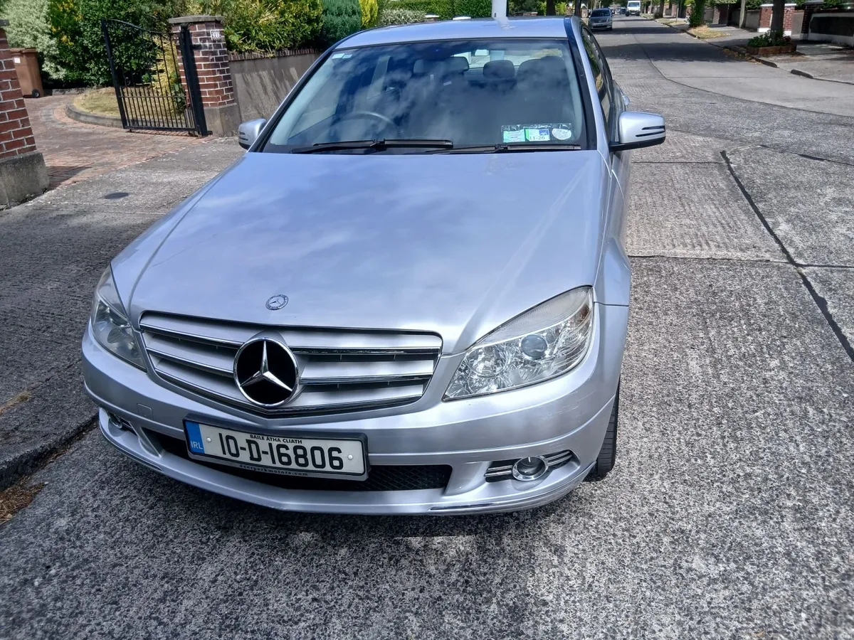 Mercedes-Benz C-Class 2010 only 124 kilometres - Image 2