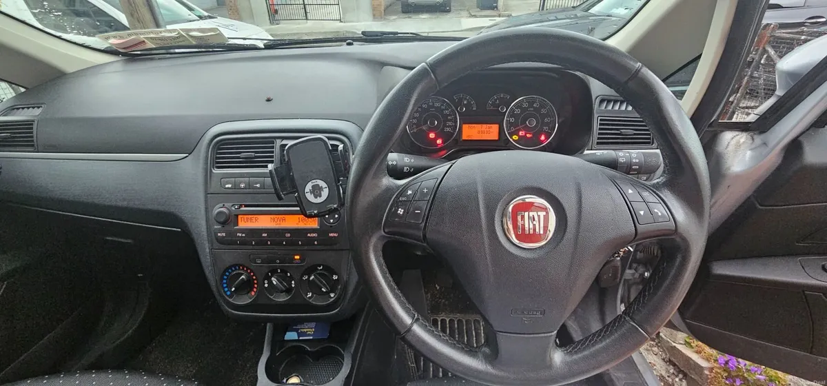 Fiat Grande Punto 1.2 Sport 5DR, 2010 - Image 5