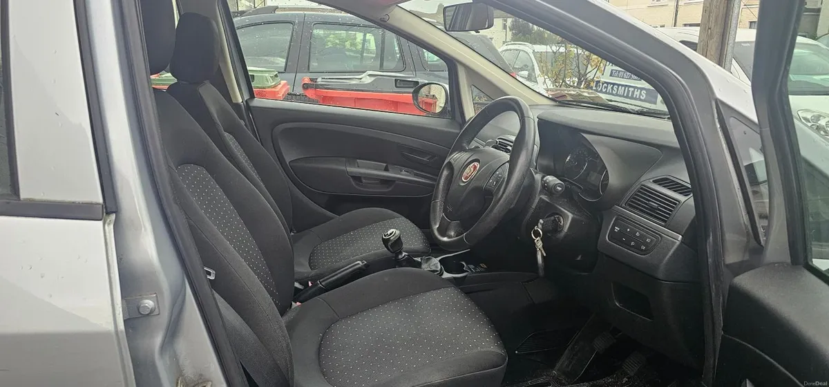 Fiat Grande Punto 1.2 Sport 5DR, 2010 - Image 2