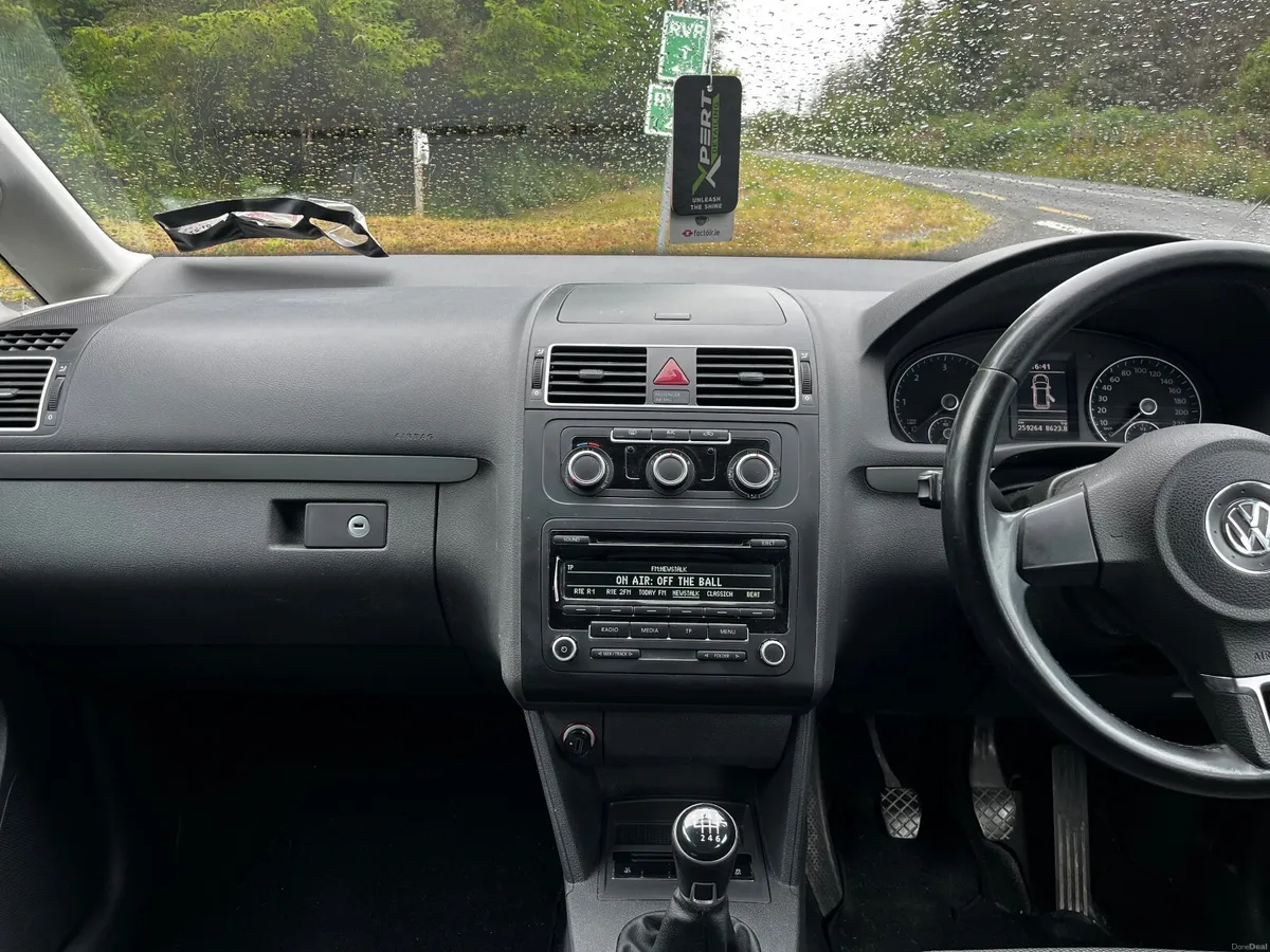 Volkswagen Touran 2014 - Image 3