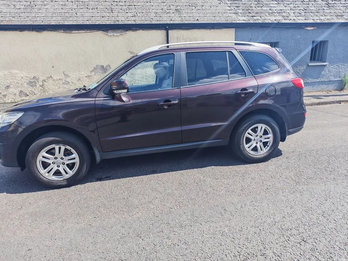 Hyundai Santa Fe 2011 - Image 6