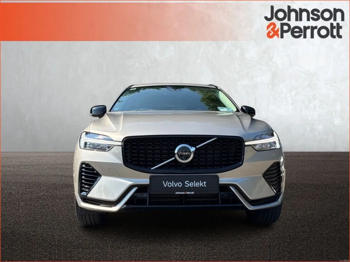 Volvo XC60 T6 350hp AWD Plus Dark (Two Year Volvo - Image 4