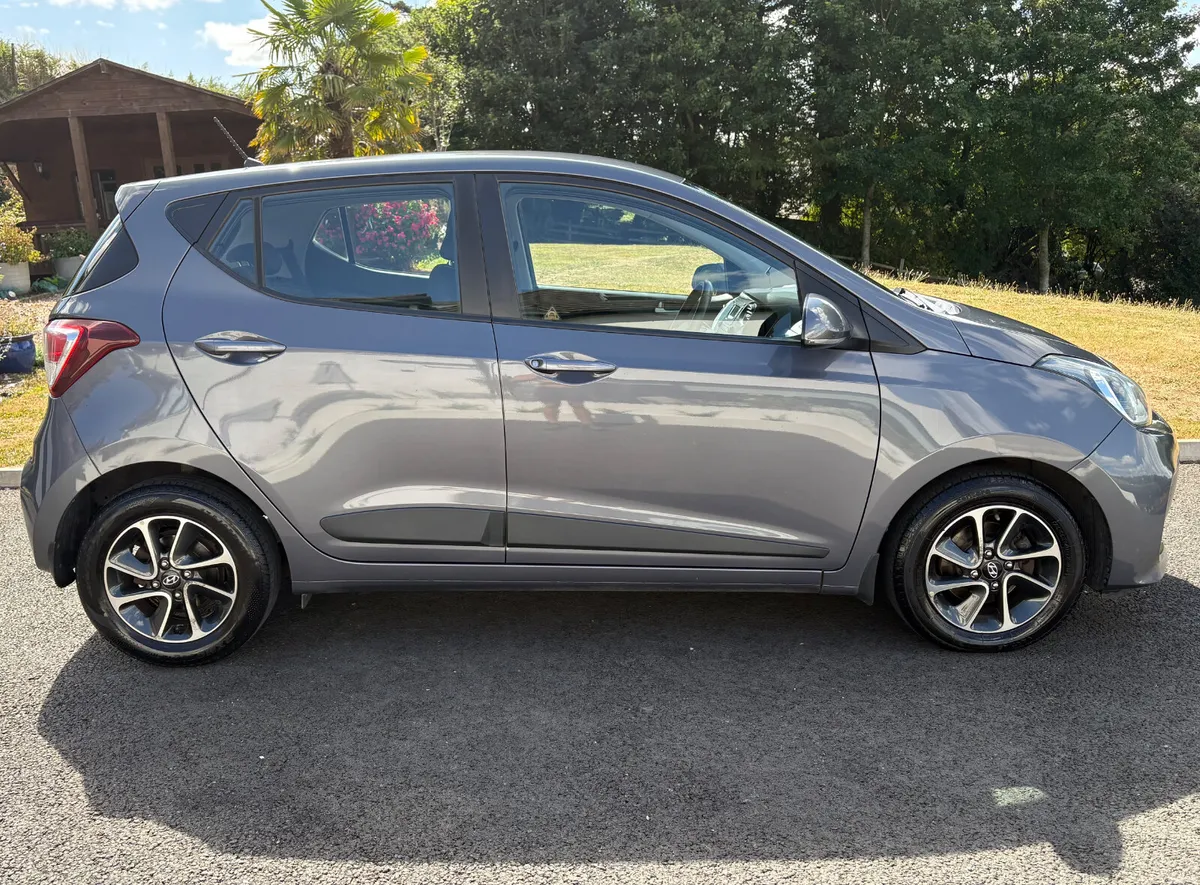 2018 Hyundai i10 1.0 Deluxe - Image 3