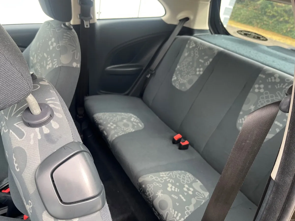 Ford KA 2009 - Image 2