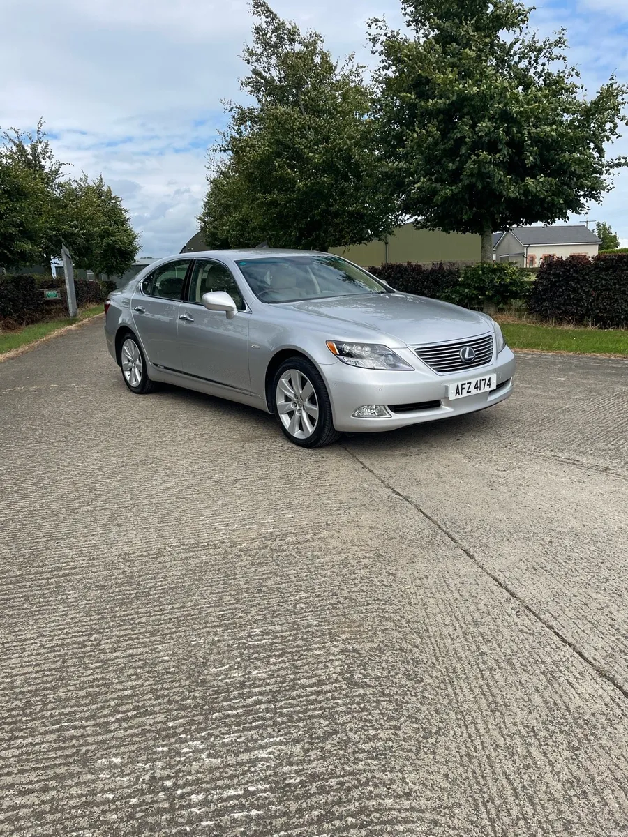 2009 Lexus LS600H - Image 1