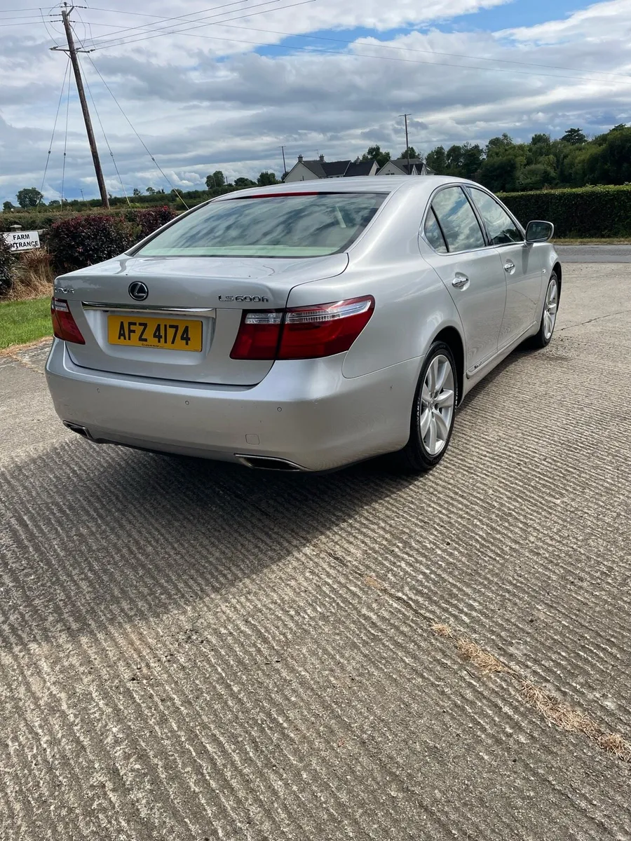 2009 Lexus LS600H - Image 4
