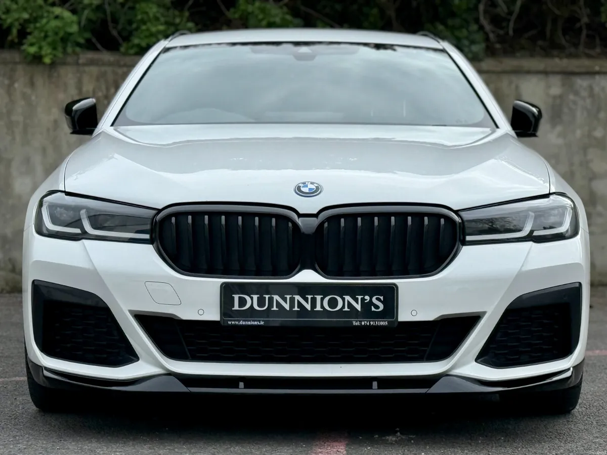BMW 5-Series 2023 530E M SPORT TOURER LCI - Image 3