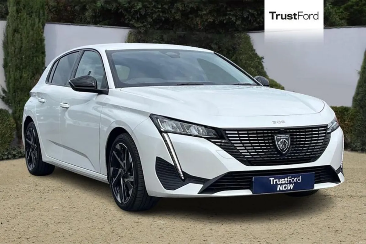 Peugeot 308 1.2 PureTech Allure Premium 5dr [AUTO] - Image 1