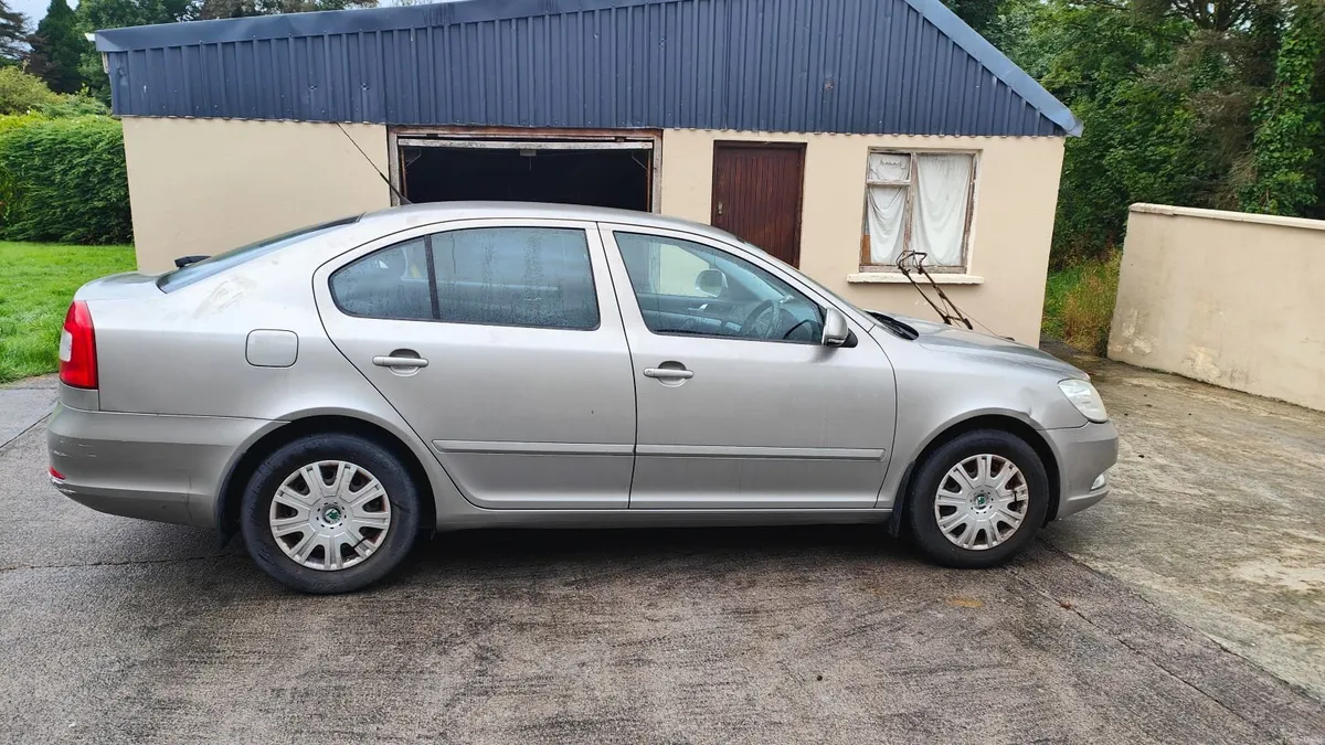 Skoda Octavia 2010 - Image 4