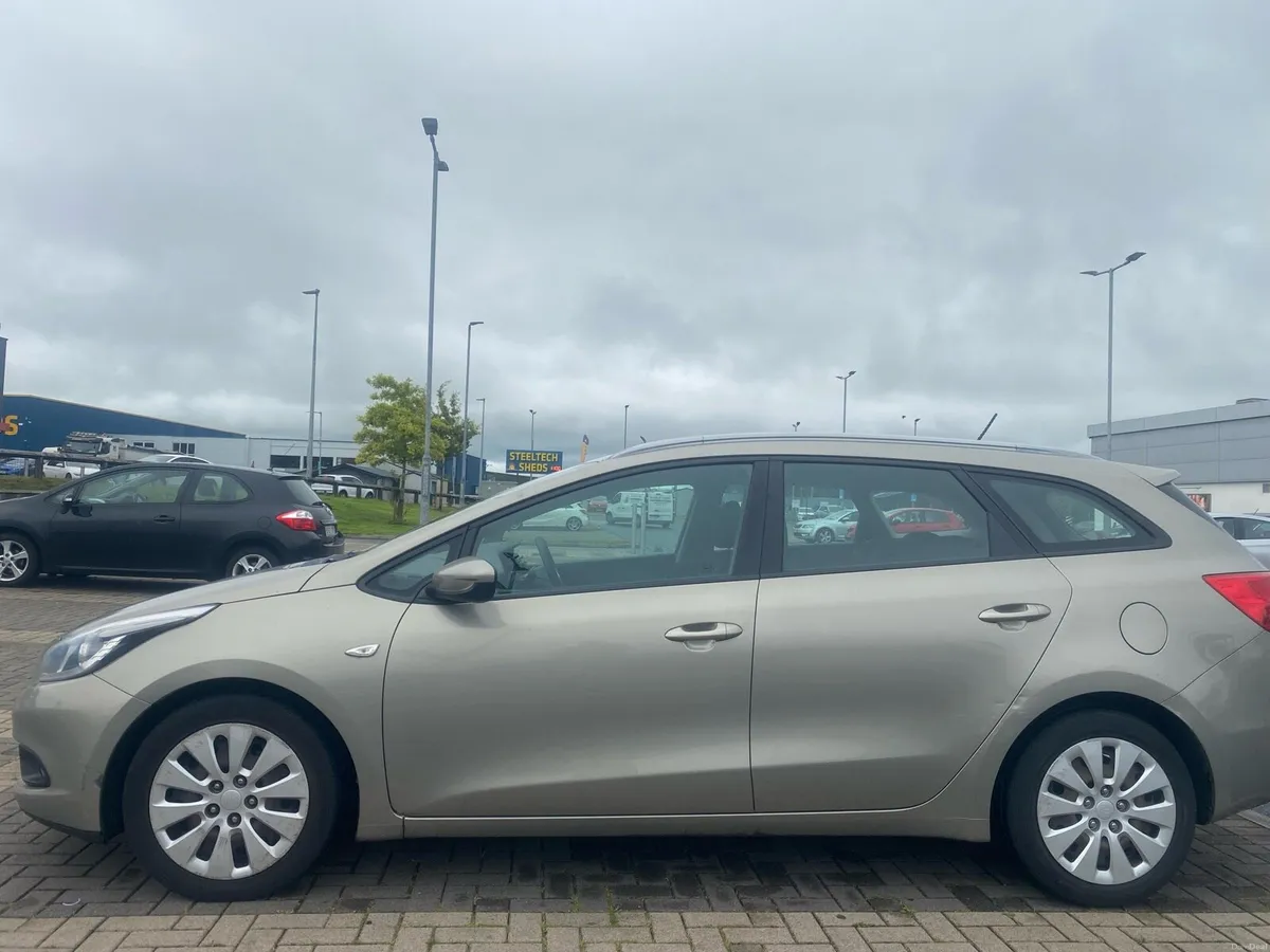 Kia Ceed 2013 1.6  186000 km - Image 4