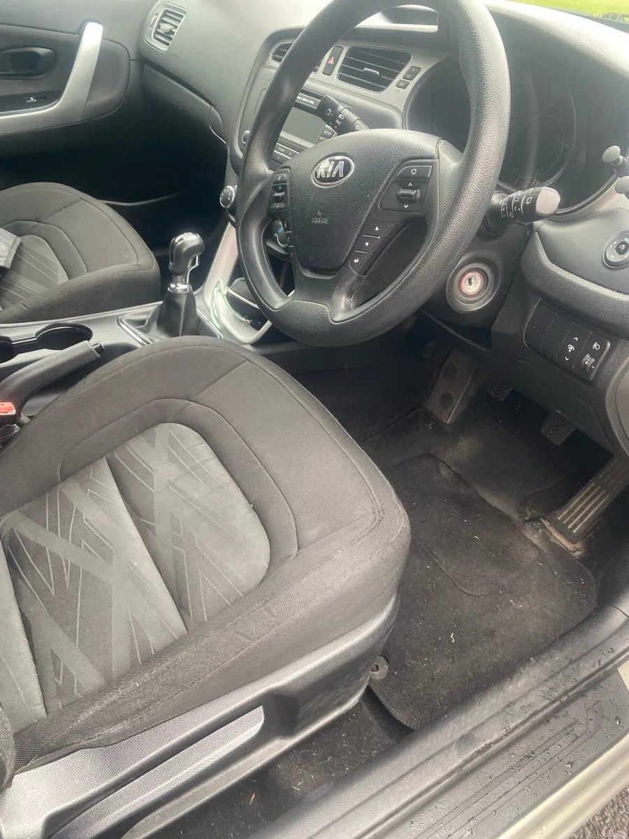 Kia Ceed 2013 1.6  186000 km - Image 5