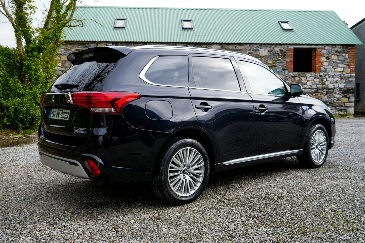 2019 Mitsubishi Outlander 2.4 Petrol PHEV - Image 6