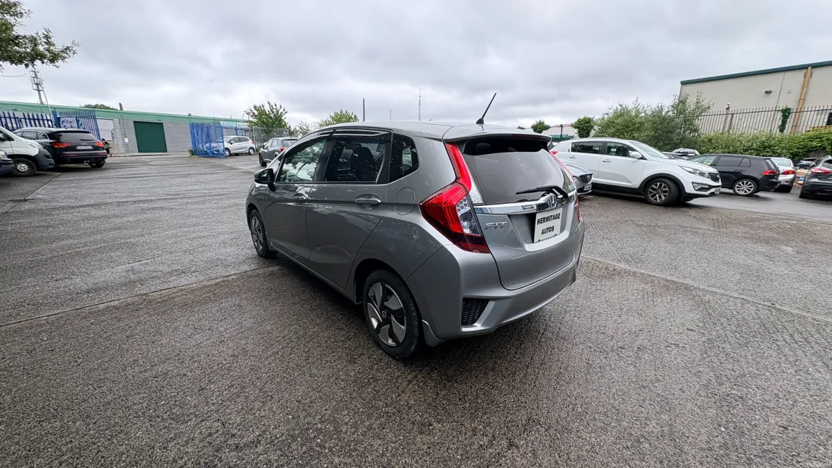 Honda Fit 1.5 Hybrid Petrol 2014 - Image 4